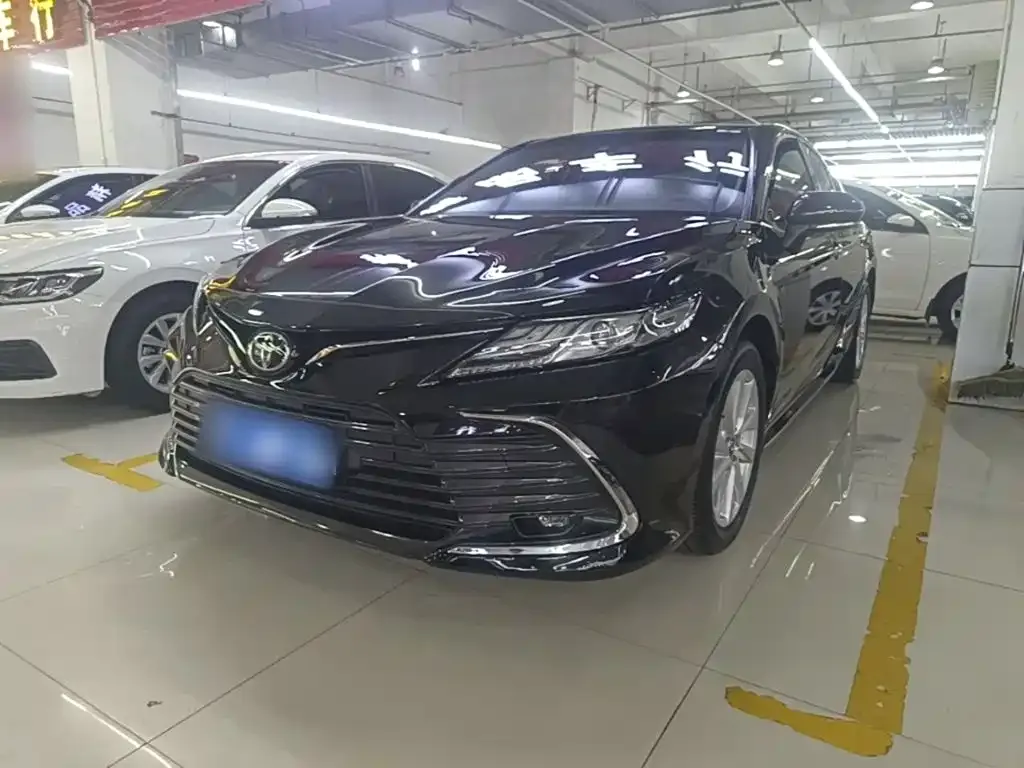 Toyota Camry — фото 9