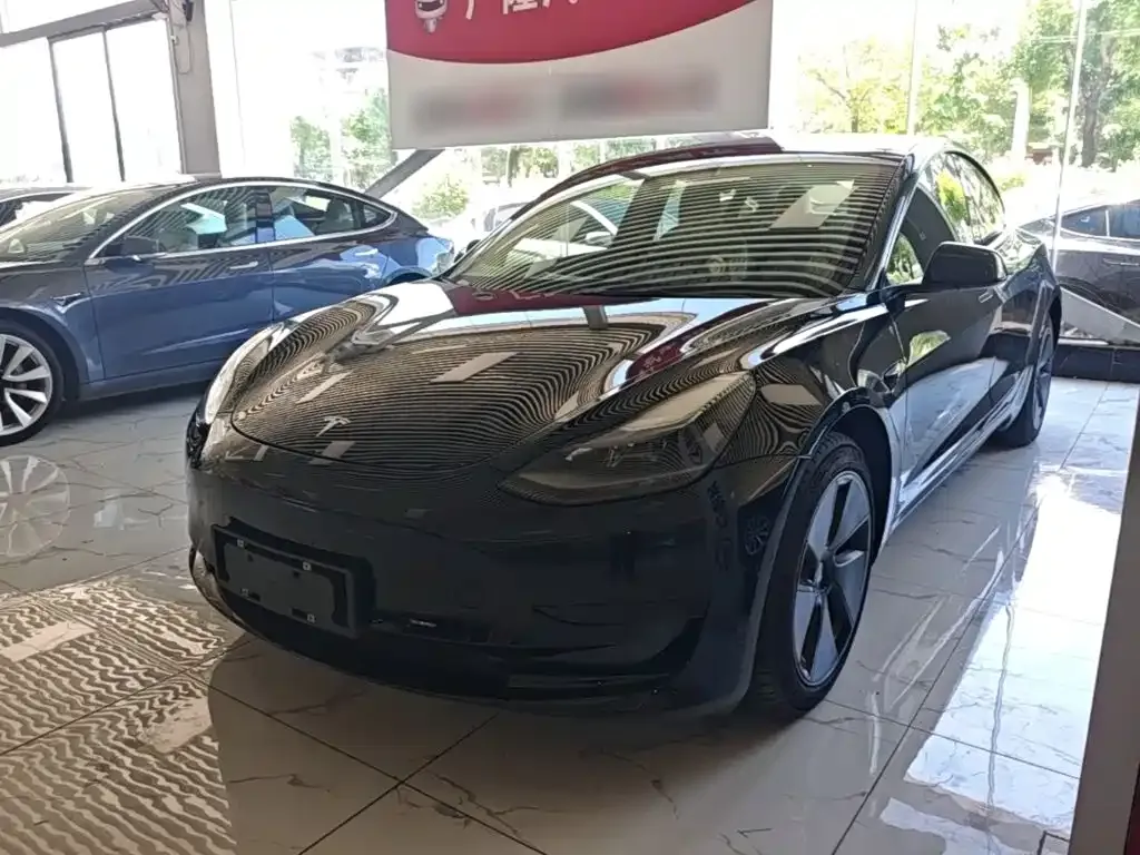 Tesla Model 3 — фото 8