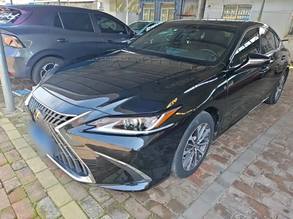 Lexus ES — фото 10