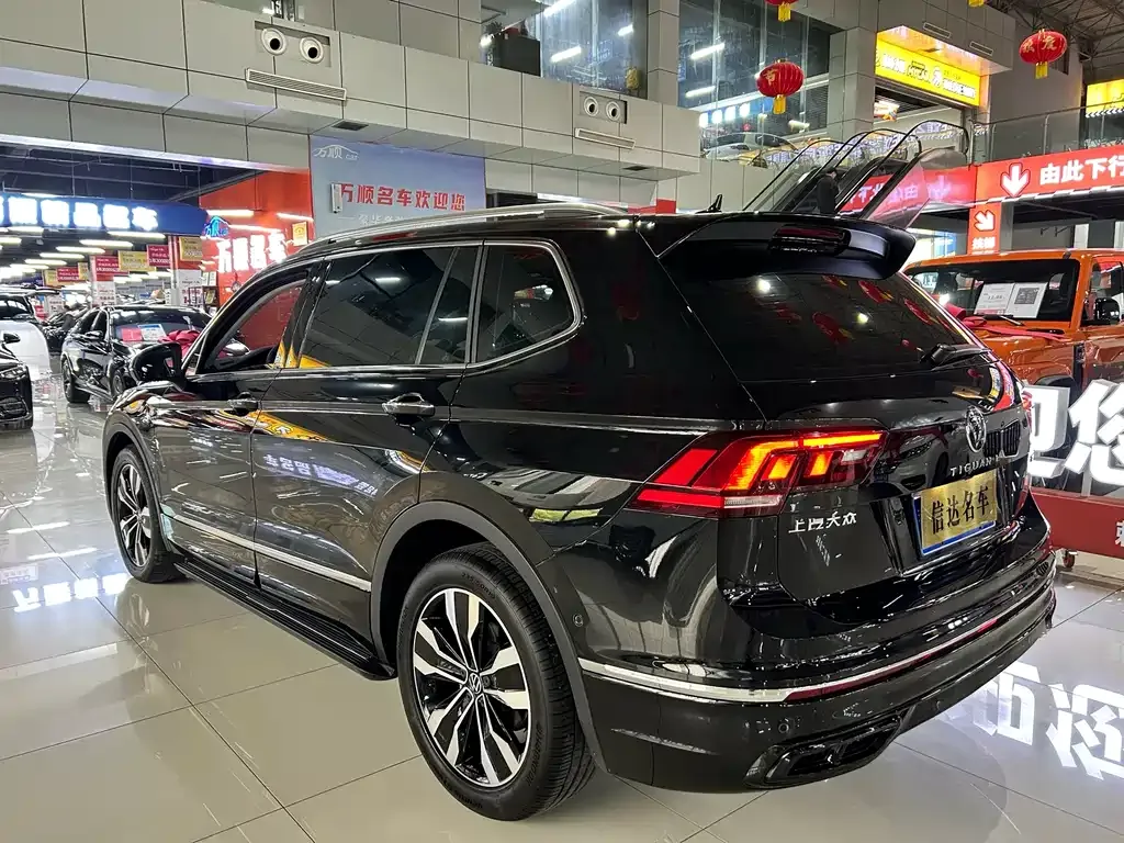 Volkswagen Tiguan L — фото 6