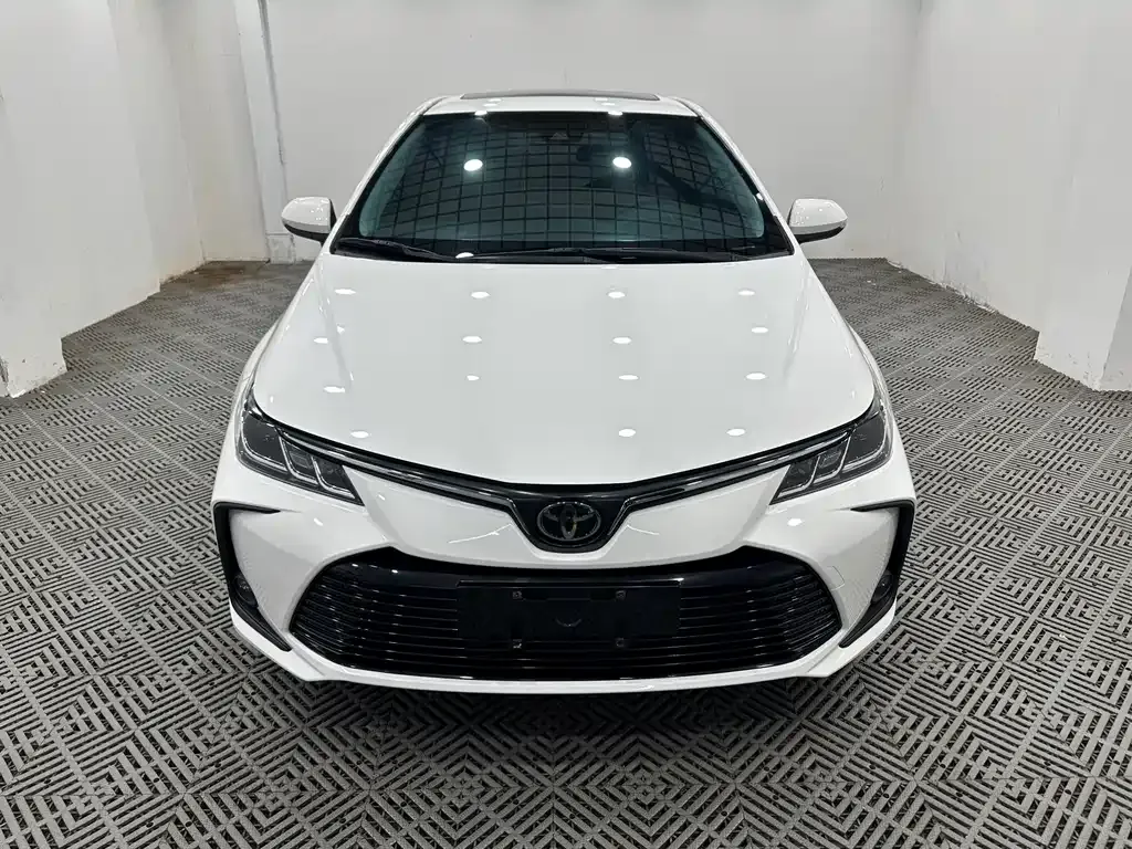 Toyota Corolla — фото 8