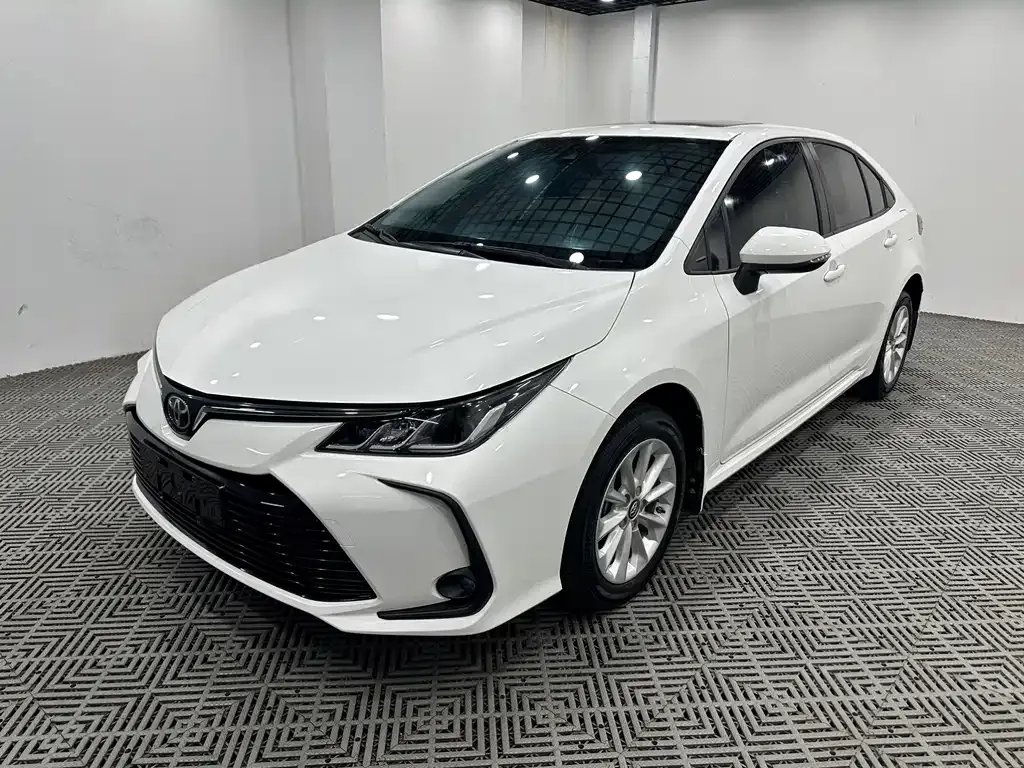 Toyota Corolla — фото 9