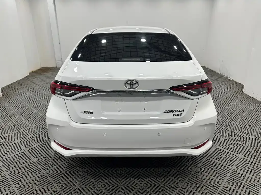 Toyota Corolla — фото 3