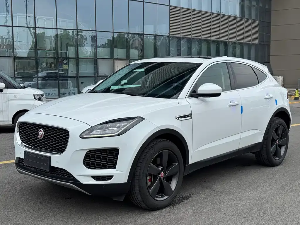 Jaguar E-PACE — фото 1