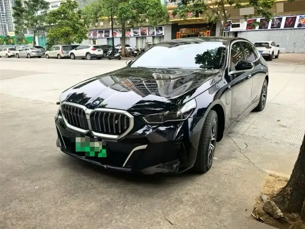 BMW i5 — фото 1