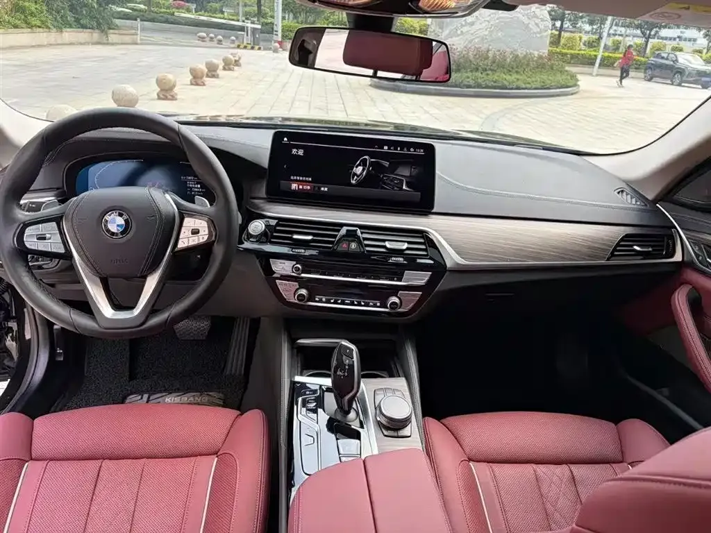 BMW 5 Series — фото 5