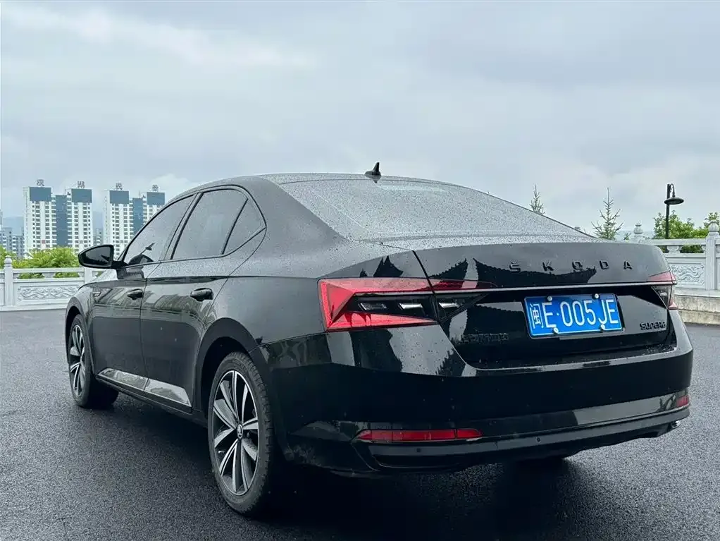 Skoda Superb — фото 6