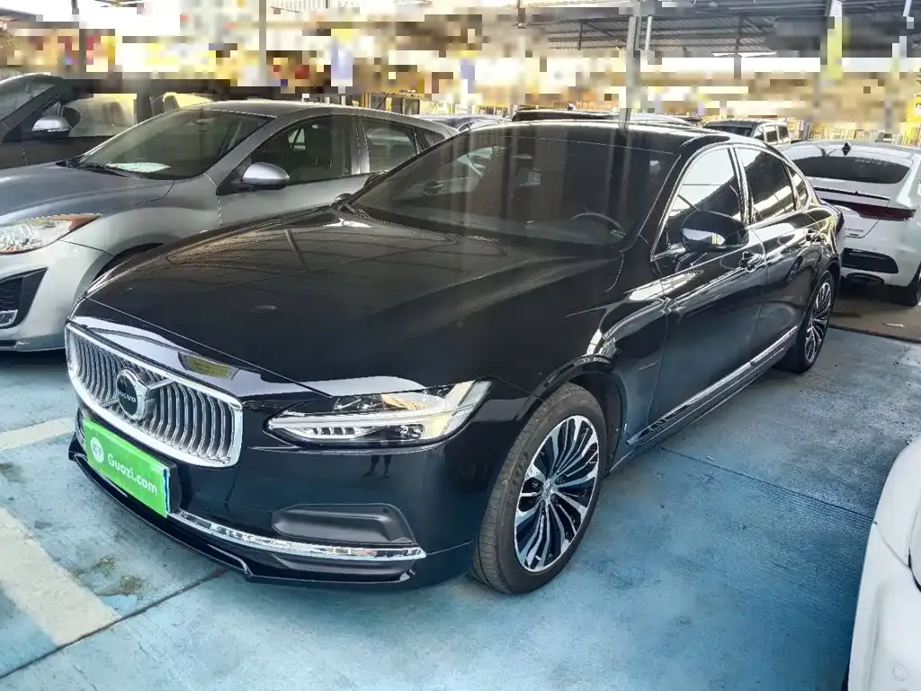 Volvo S90 — фото 1