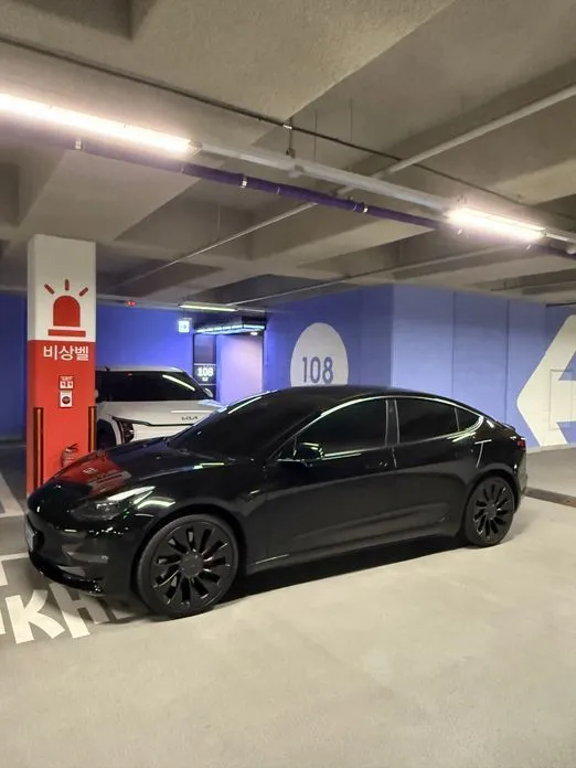 Tesla Model 3 — фото 1