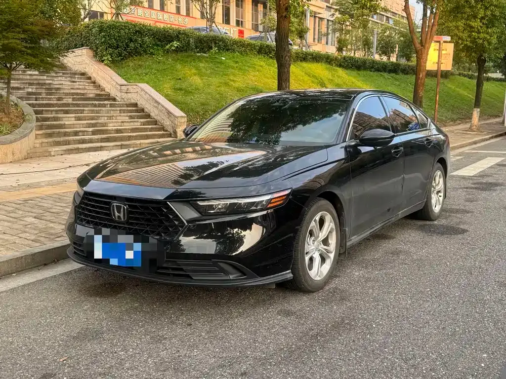 Honda Accord — фото 1