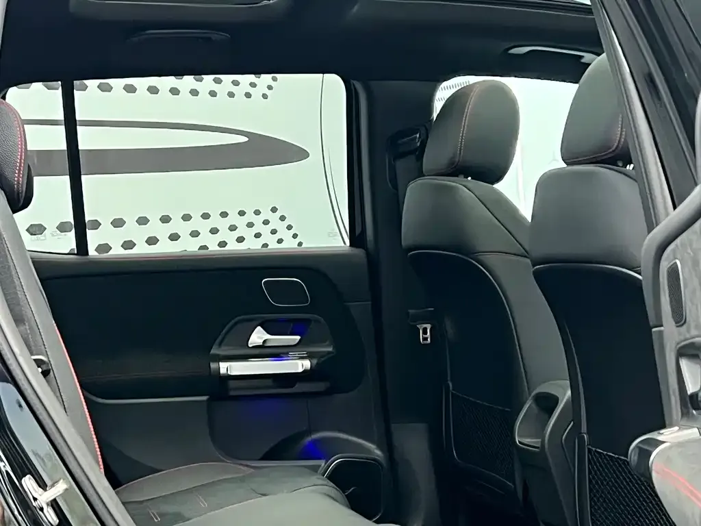 Mercedes-Benz GLB AMG — фото 8