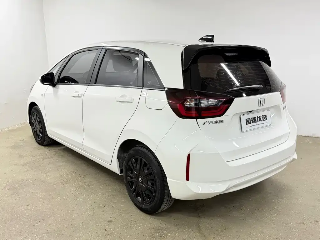 Honda Fit — фото 10
