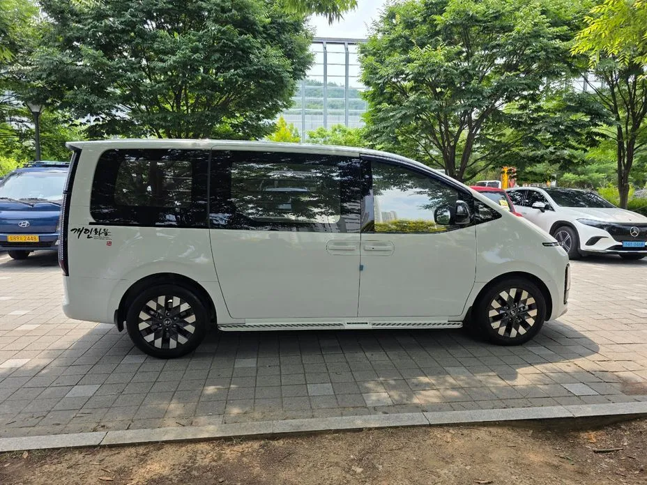Hyundai Staria — фото 2