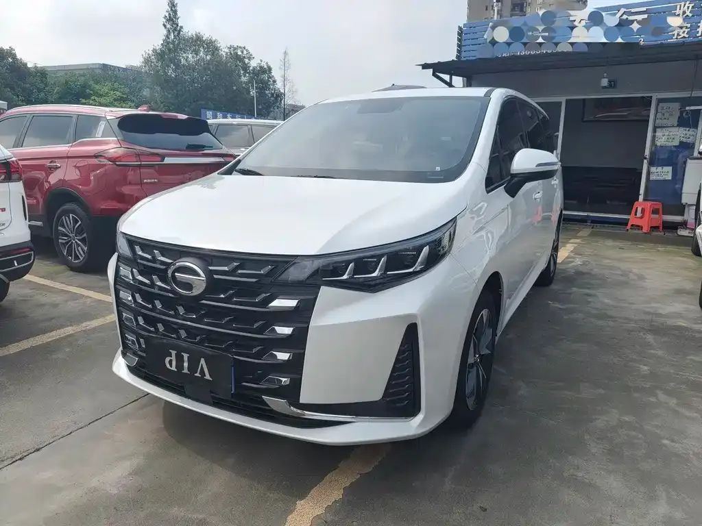GAC Motor Trumpchi M6 — фото 1
