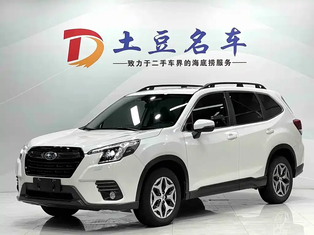 Subaru Forester — фото 1
