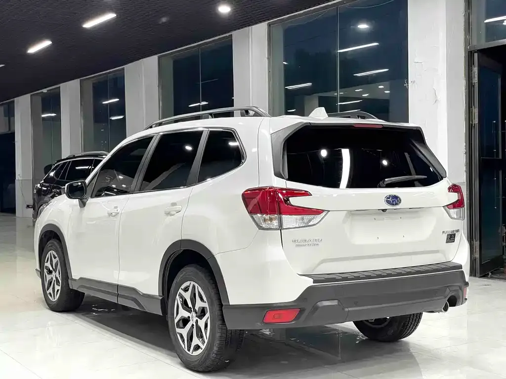Subaru Forester — фото 6