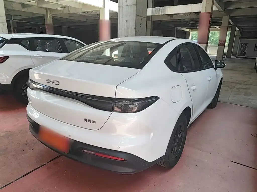 BYD Seal 05 DM-i — фото 3
