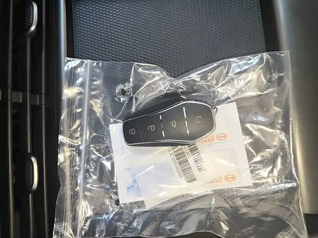 BYD Seal 05 DM-i — фото 8