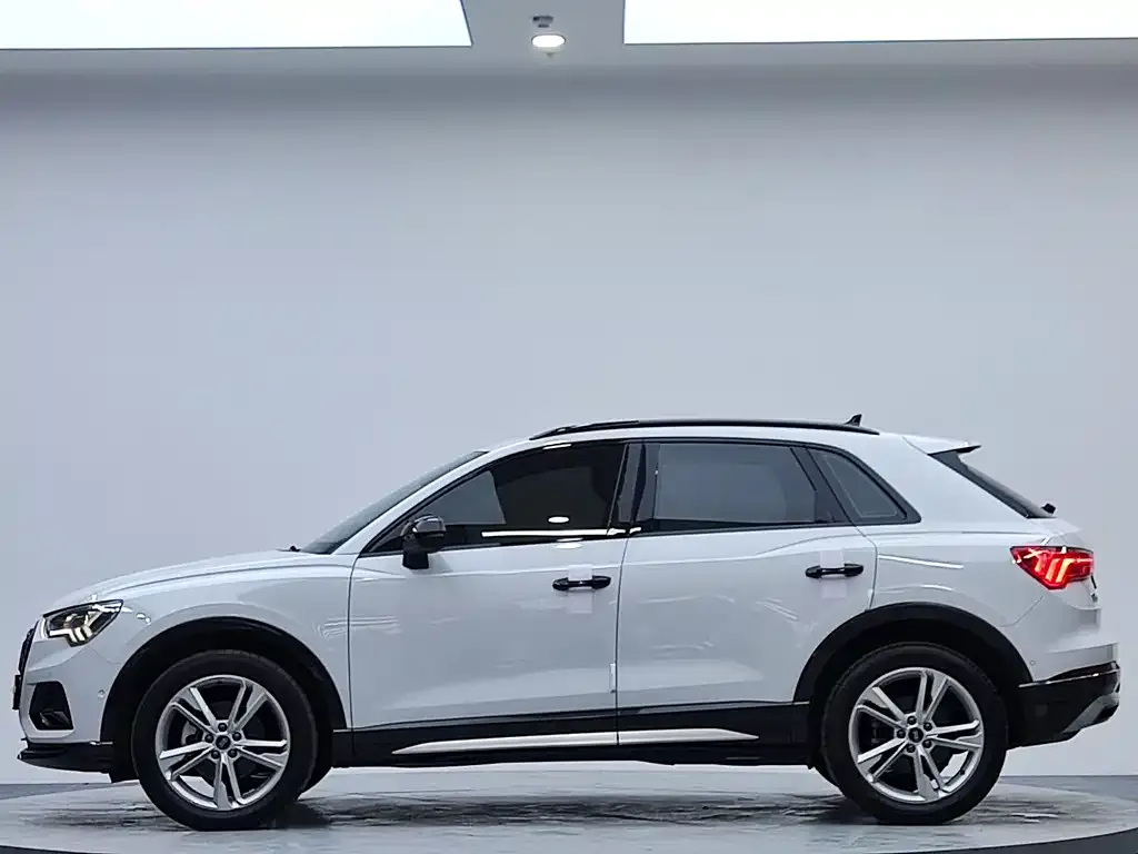 Audi Q3 — фото 7