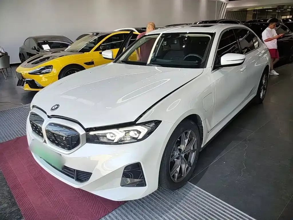 BMW i3 — фото 1