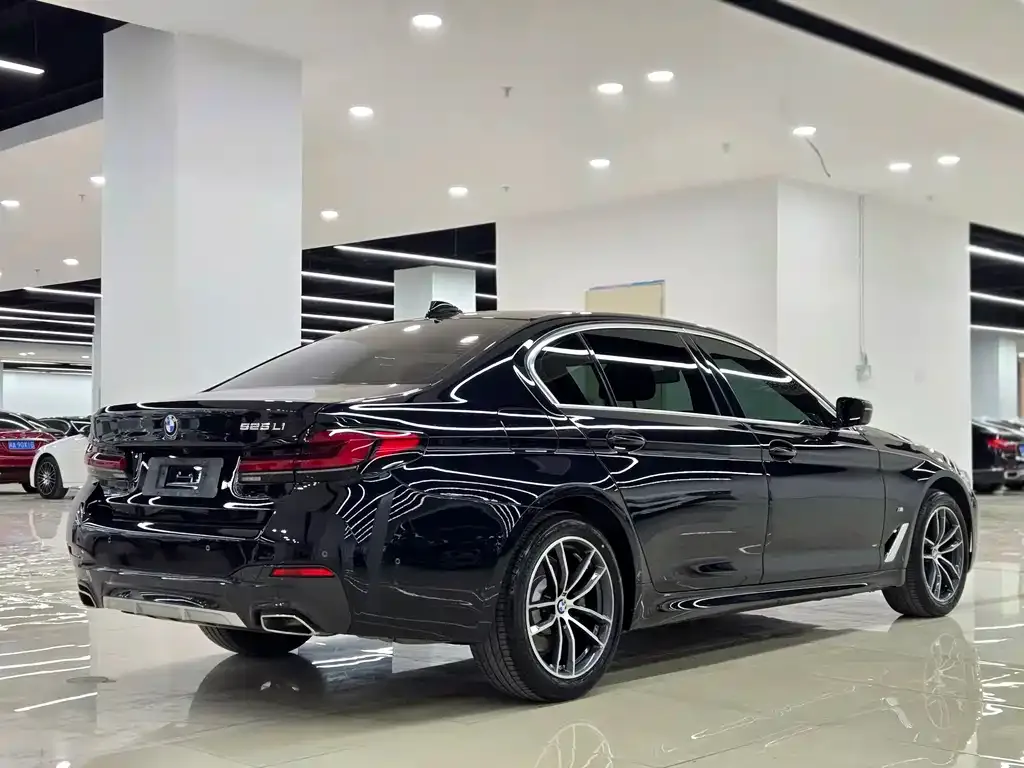 BMW 5 Series — фото 3