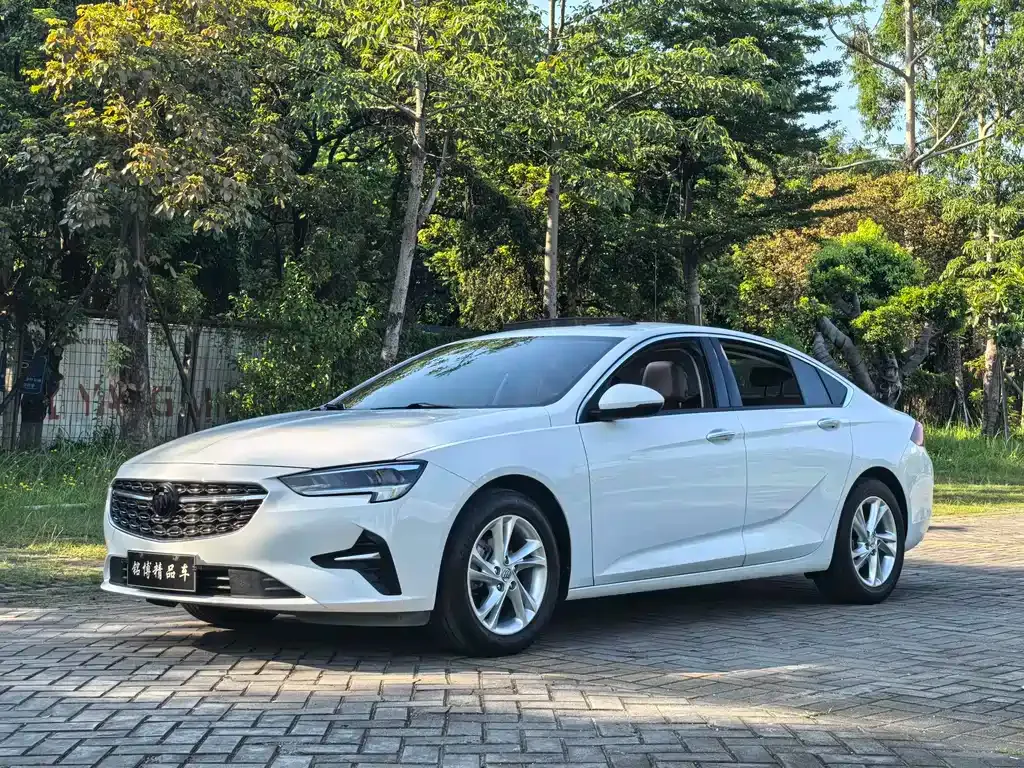 Buick Regal — фото 1