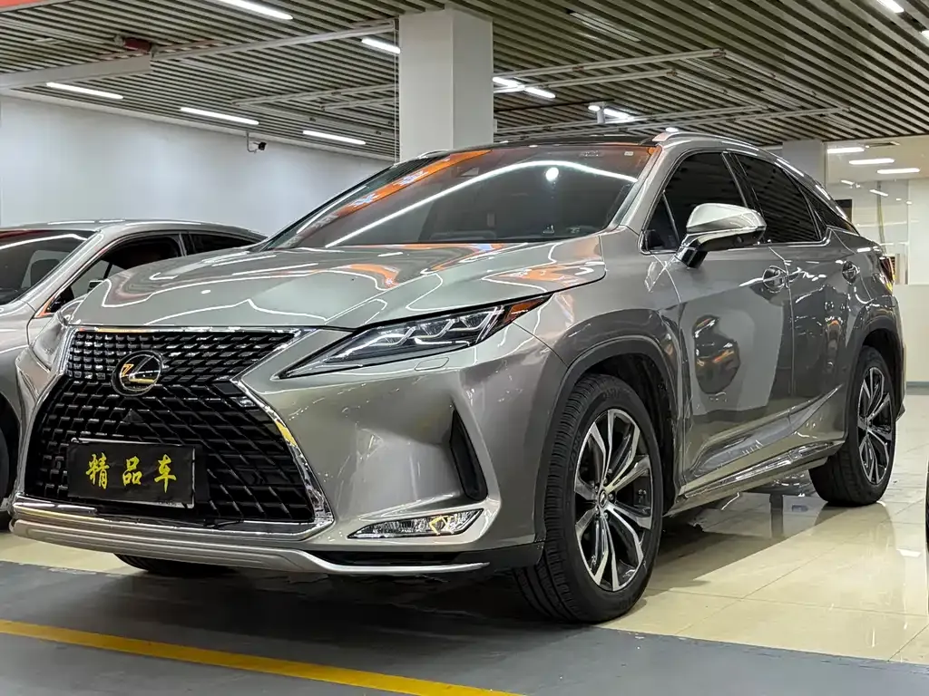 Lexus RX — фото 1