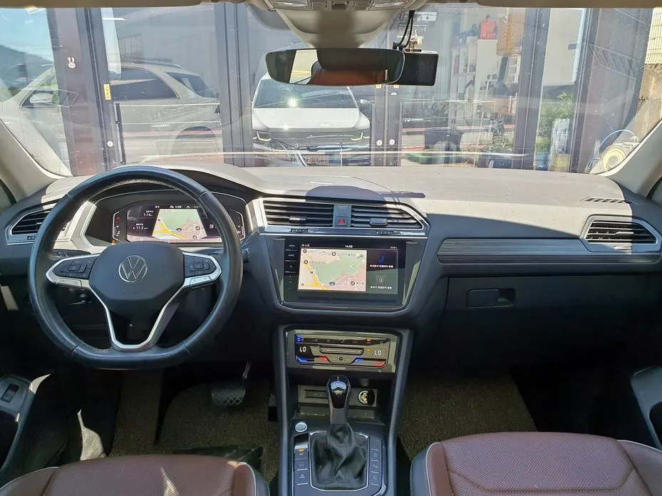 Volkswagen Tiguan — фото 10