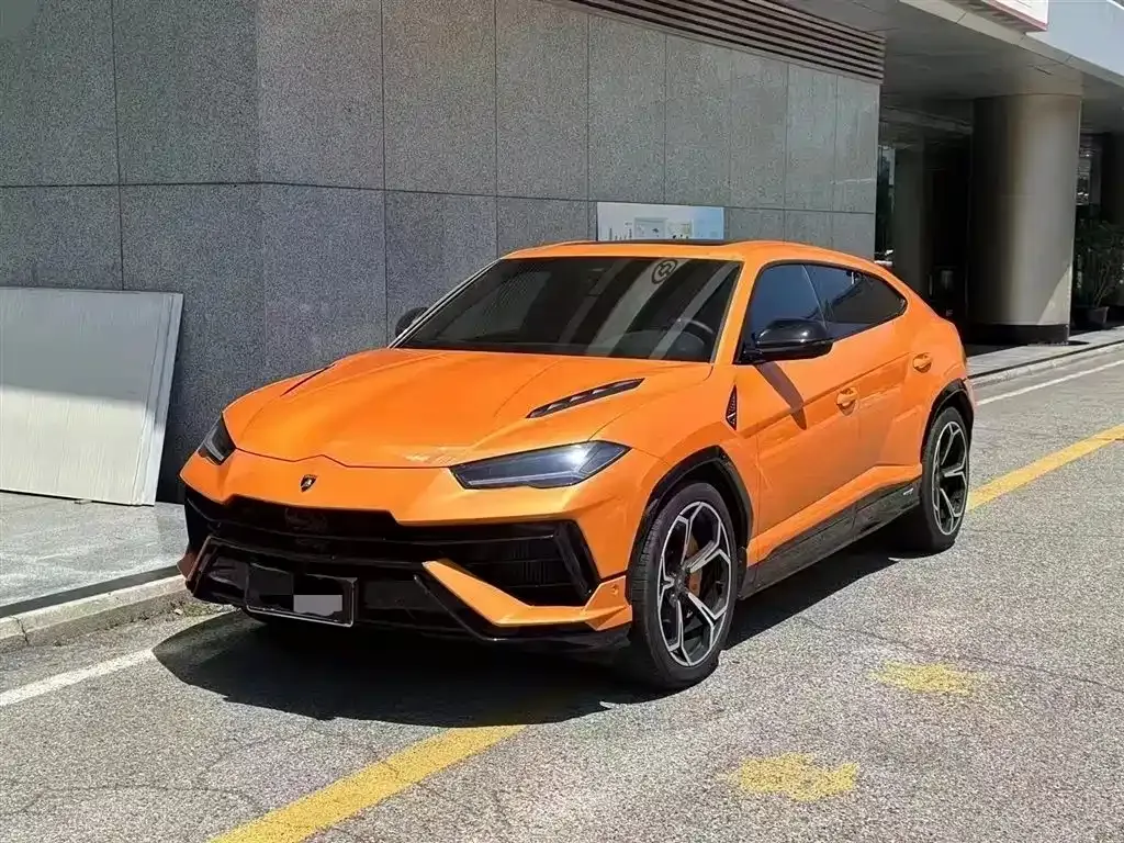 Lamborghini Urus — фото 1