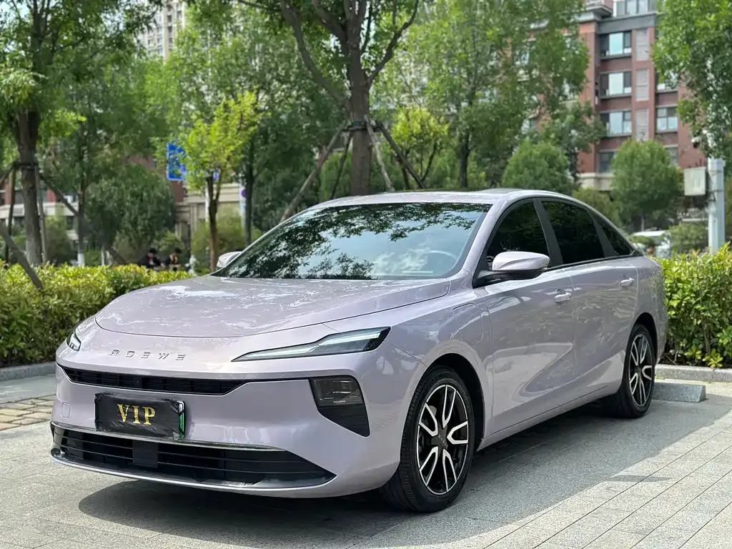 Roewe D6 — фото 1