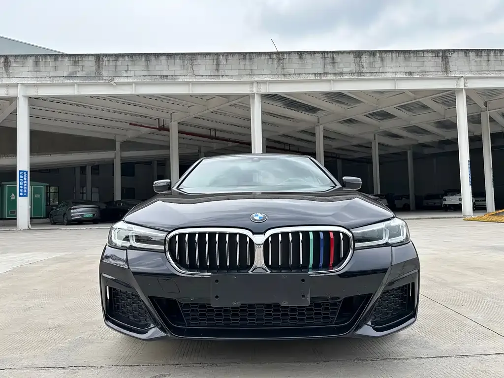 BMW 5 Series — фото 1