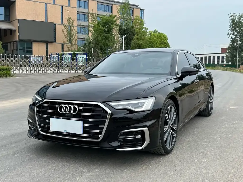 Audi A6L — фото 1