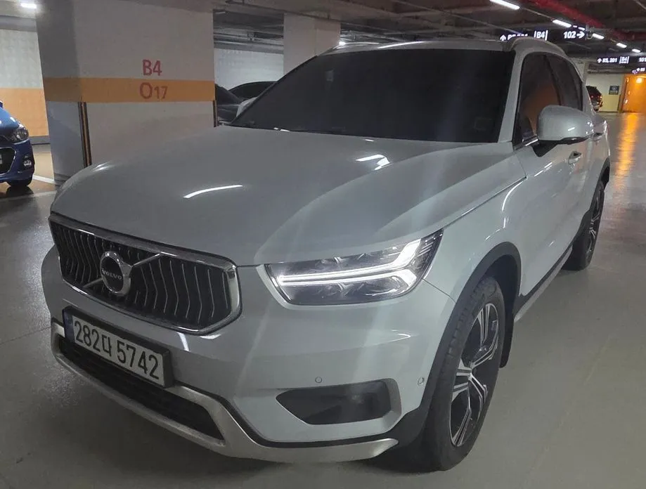 Volvo XC40 — фото 1