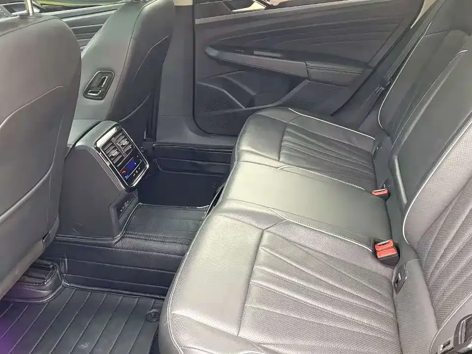 Volkswagen Passat — фото 4