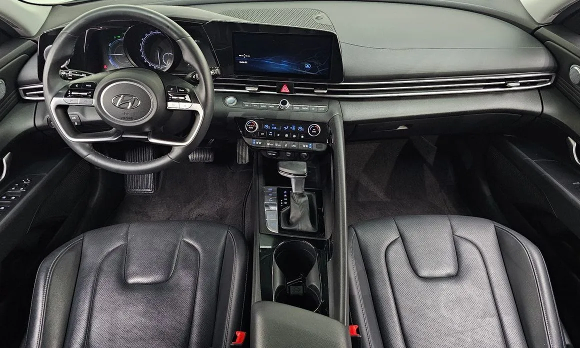 Hyundai AVANTE — фото 3