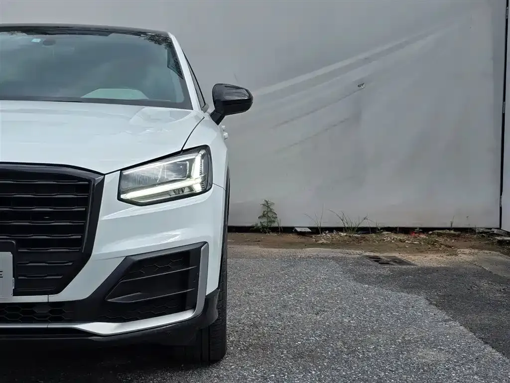 Audi Q2L — фото 2