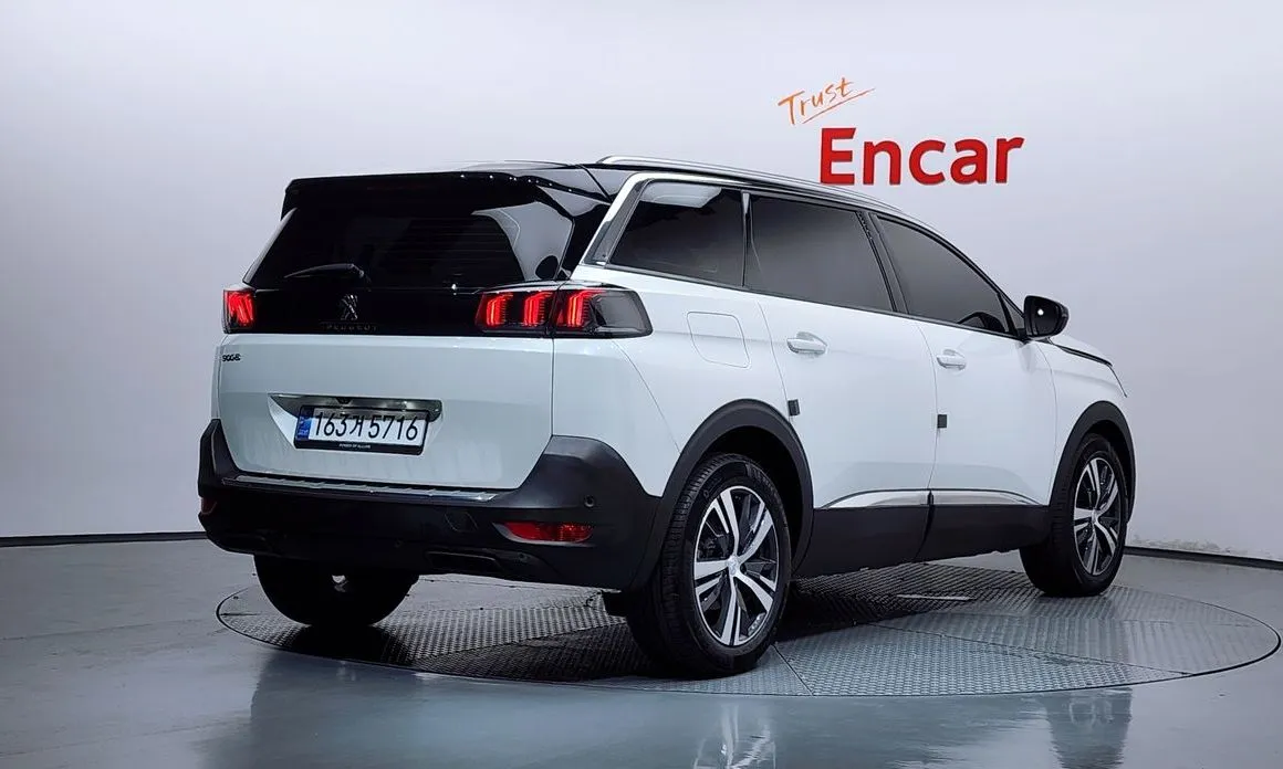 Peugeot 5008 — фото 6
