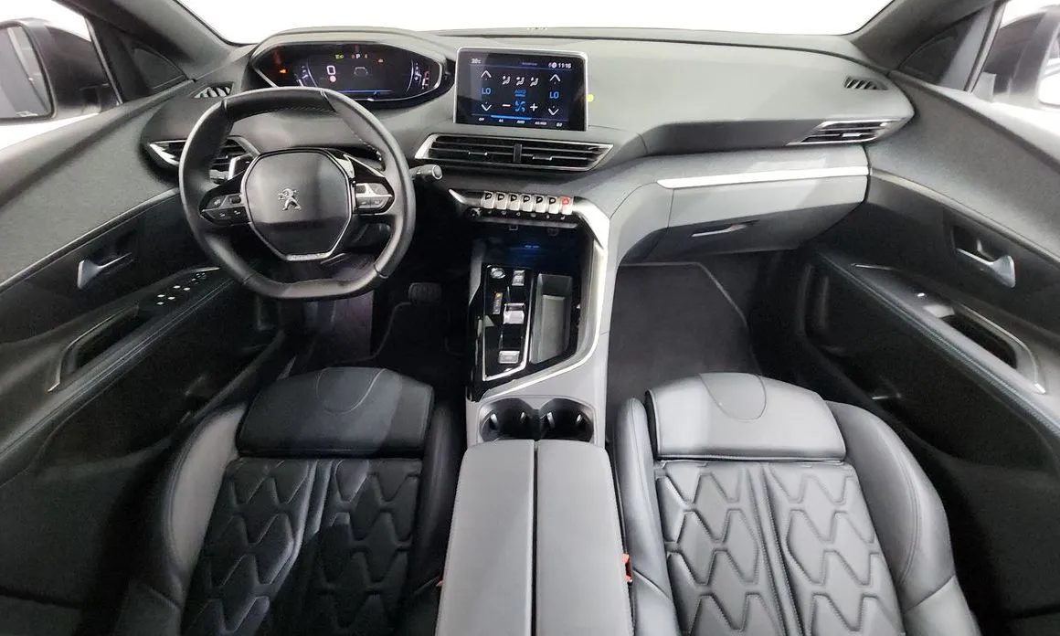 Peugeot 5008 — фото 10