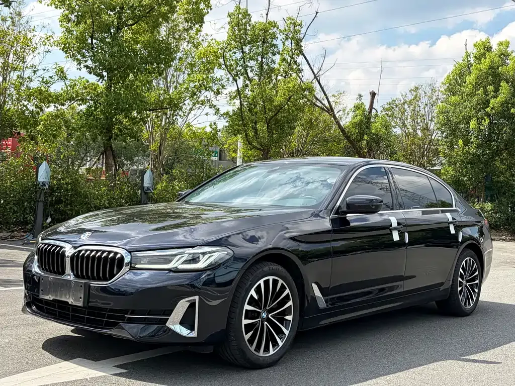 BMW 5 Series — фото 1