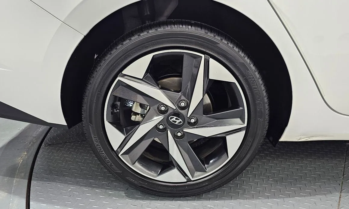 Hyundai AVANTE — фото 8