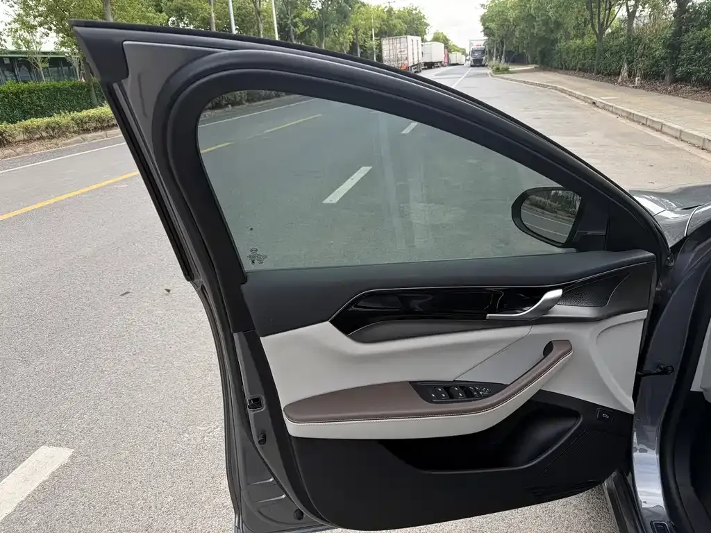 BYD Qin PLUS — фото 10