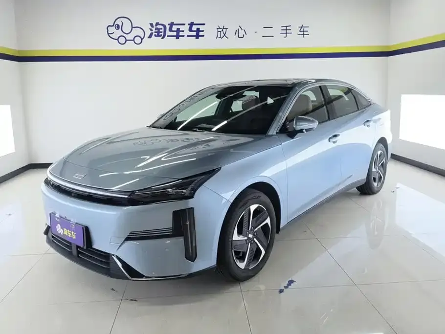 Geely Galaxy L6 — фото 1