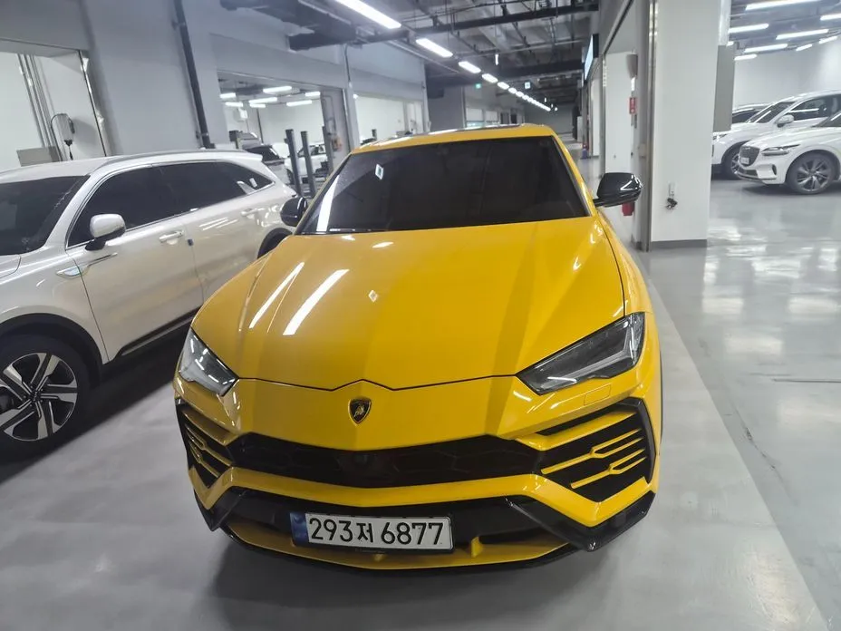 Lamborghini Urus — фото 1