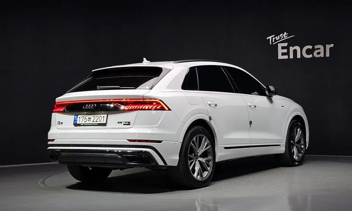 Audi Q8 — фото 2