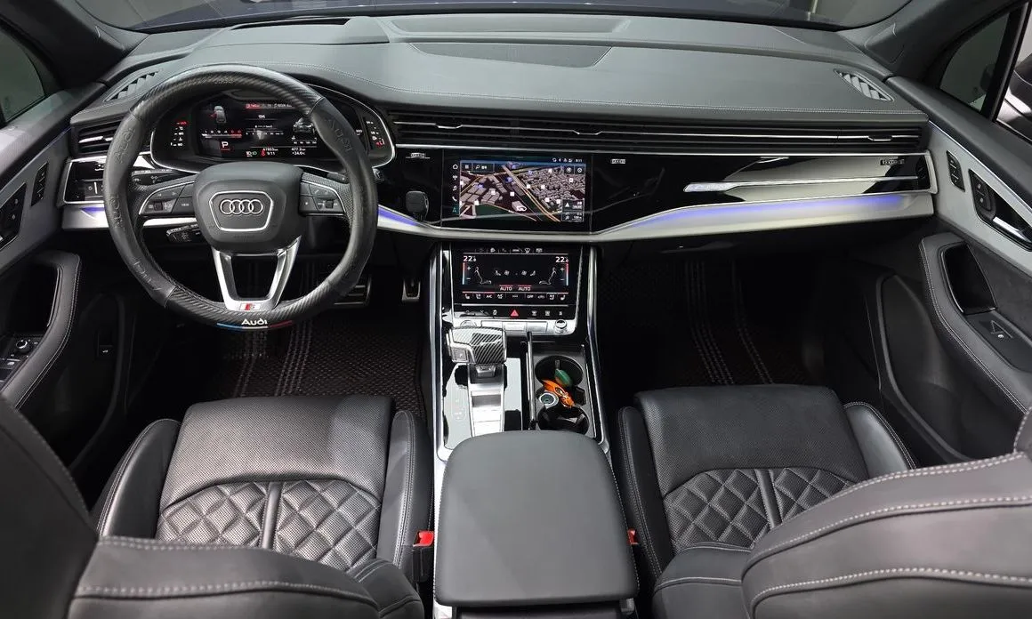 Audi Q7 — фото 10