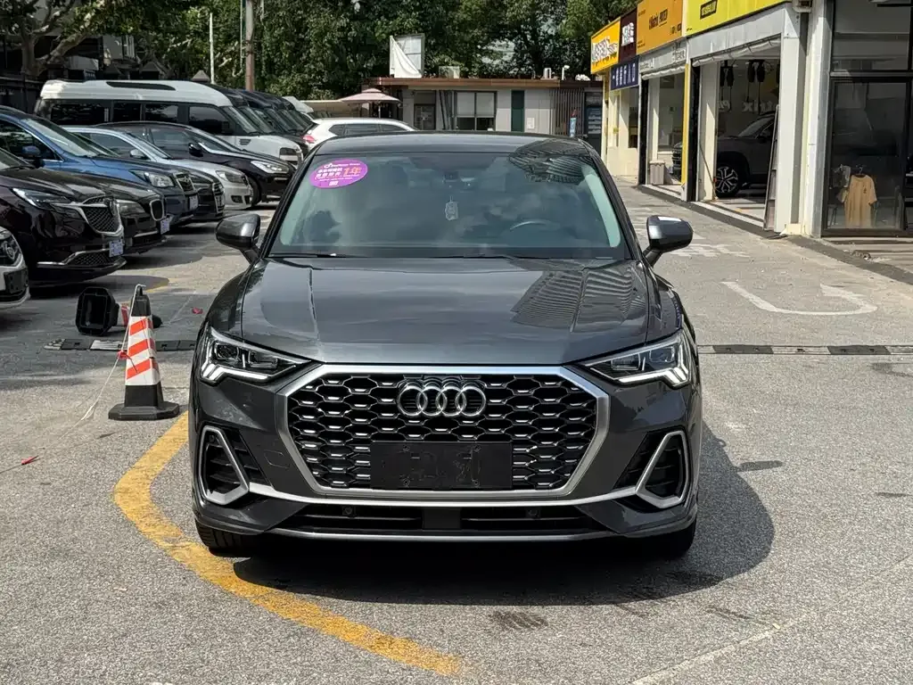 Audi Q3 Sportback — фото 1