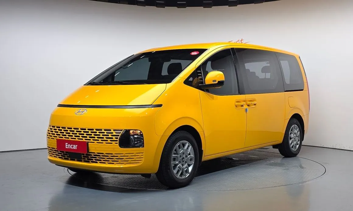 Hyundai Staria — фото 1