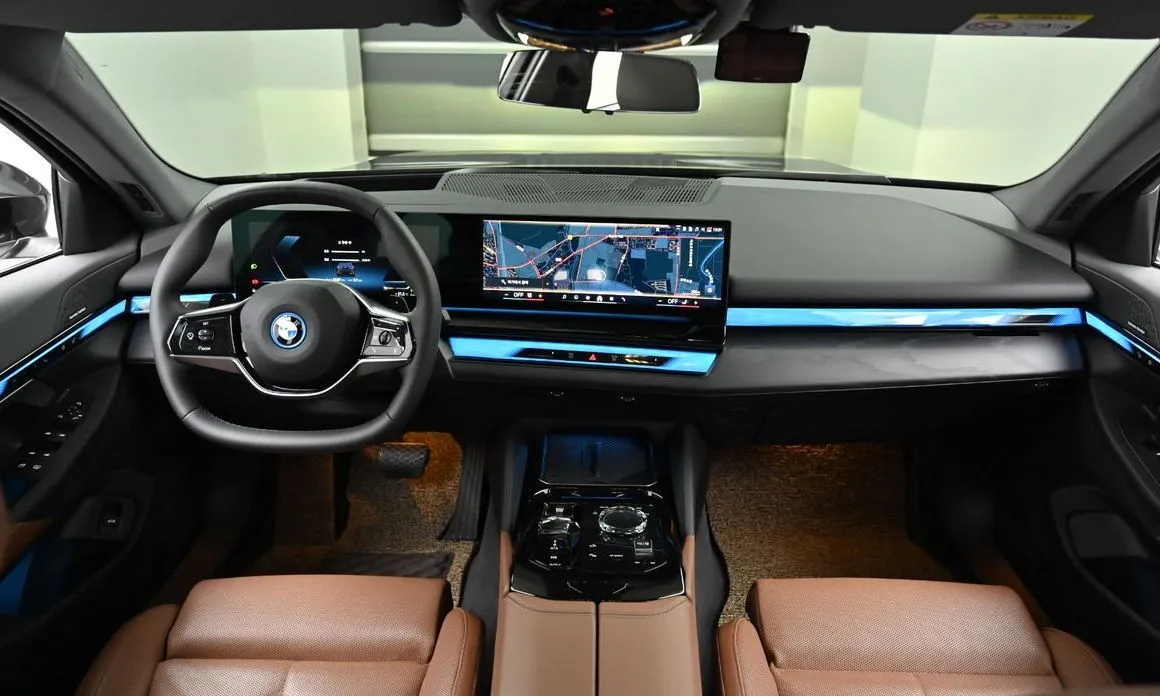 BMW 5-Series — фото 10