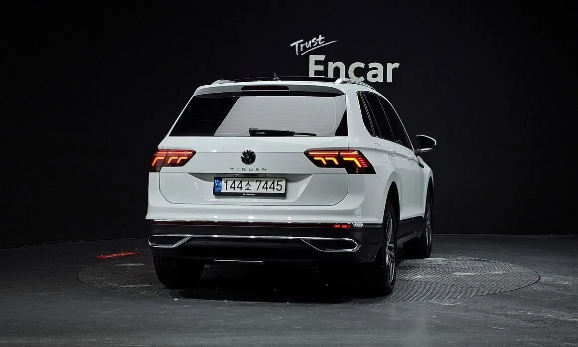 Volkswagen Tiguan — фото 10
