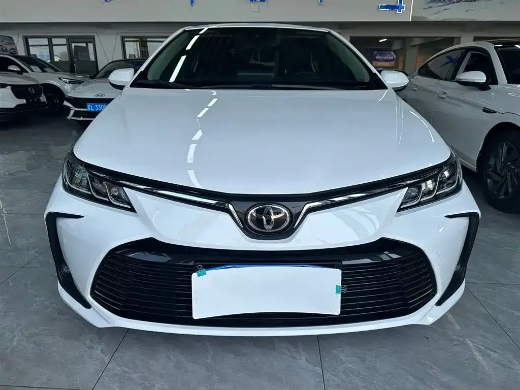 Toyota Corolla — фото 4